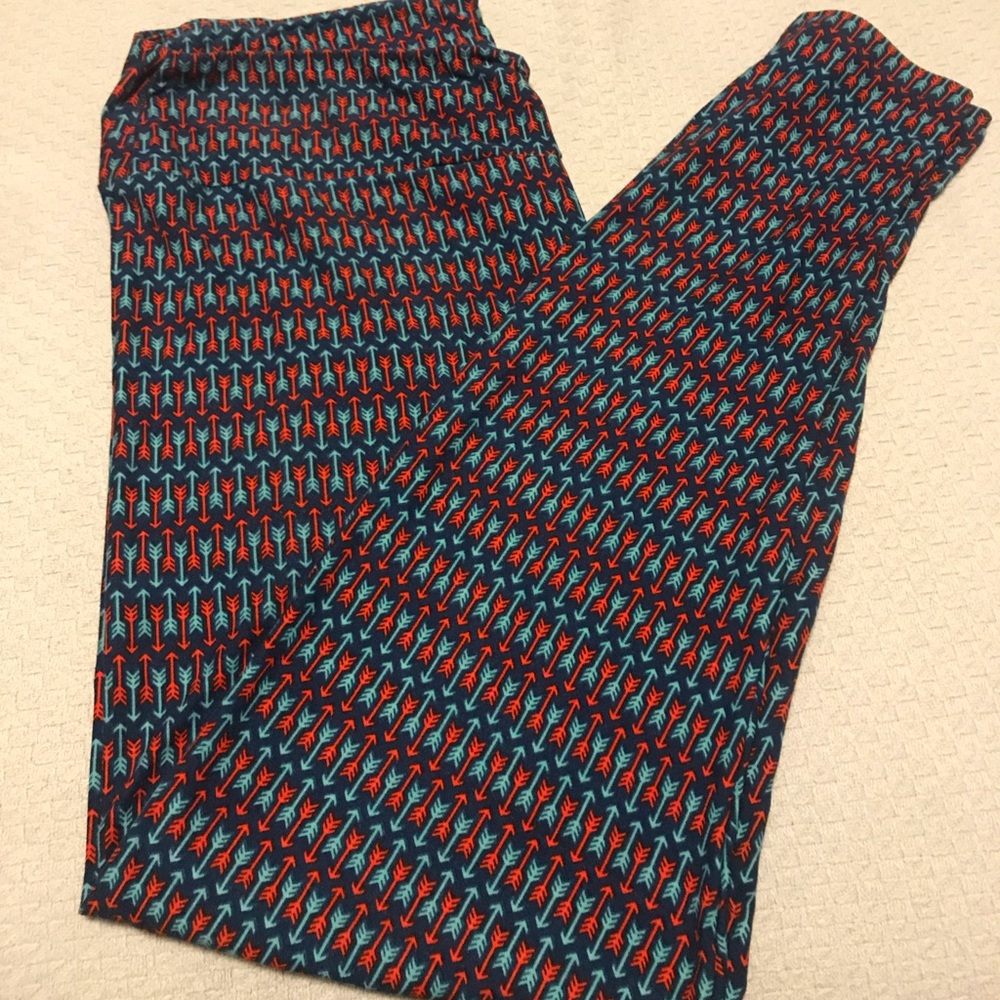 LulaRoe Tall & Curvy Leggings